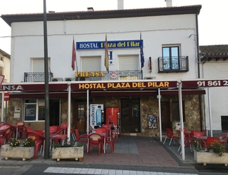 Exterior 2 Hostal Plaza del Pilar