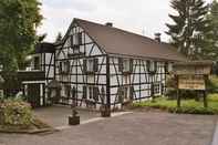 ภายนอกอาคาร Hotel Meyer - Alter Bergischer Gasthof