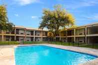 Swimming Pool Red Roof Inn Temple