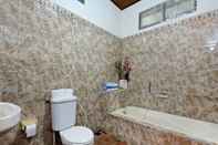 Toilet Kamar Rumah Akira Seminyak