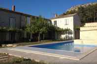 Swimming Pool Domaine de la Ramade