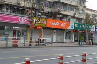 Exterior 4 Shanghai Sky168 Youth Hostel