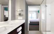 In-room Bathroom 4 Residence Inn by Marriott Portland Vancouver