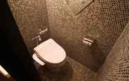 Toilet Kamar 3 Hotel mju - Adults Only