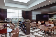 Bar, Cafe and Lounge Four Points by Sheraton Sharjah