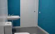 In-room Bathroom 4 Hostel Allegro