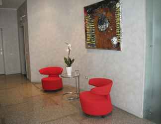 Lobby 2 Vista Hotel & Residence