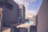 Swimming Pool Hotel Vila