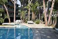 Swimming Pool Victory Be my Guest Castelldefels