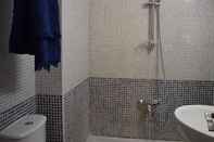 In-room Bathroom Antara Be my Guest Castelldefels