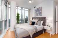 ห้องนอน QuickStay - Elegant & Modern Condo, CN Tower Views