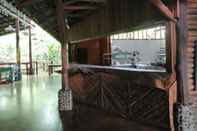Bar, Cafe and Lounge Cinco Ceibas Rainforest Reserve and Adventure Park