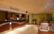 Lobi 4 Hotel Ustra