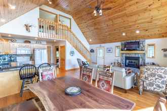 Lobi 4 NFL Sunday Ticket - The Blue Ridge Mountain Top Cabin