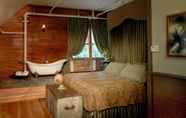 Kamar Tidur 7 Mccloud Mercantile Hotel