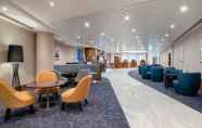 Sảnh chờ 6 Hilton Garden Inn London Heathrow Terminal 2 and 3