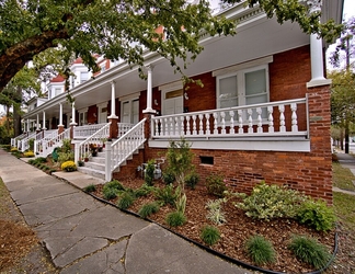 Exterior 2 Renovated 2BR Savannah Home