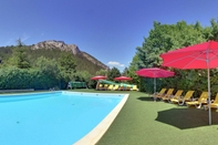 Swimming Pool Camping Les Princes D'Orange