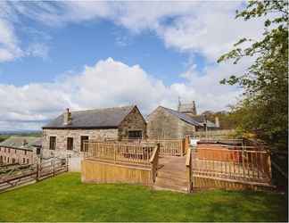 Bangunan 2 Cosy Lodge With Private Hot Tub in Tottergill Farm