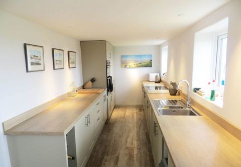 Others Island House...unique Situation With Harbour Views