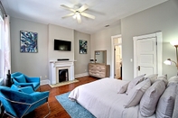 Bedroom 2 Bed Home in Downtown Savannah