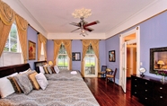 ห้องนอน 2 3 BR Victorian Stunner on Forsyth Park