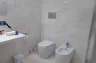 Toilet Kamar La Riviera B&B