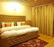 Bedroom 6 Maharaja Resorts