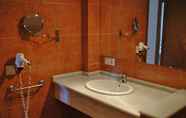 In-room Bathroom 5 Molino