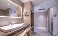 In-room Bathroom 2 Atour Hotel Airport Century Park Qingdao