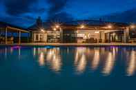 Kolam Renang Luxury Villa 5 Bedrooms