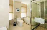 In-room Bathroom 6 Atour Hotel Binjiang Binwen Road Hangzhou