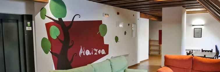 Lobi Hostal y Albergue Haizea - Hostel