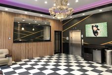 ロビー Airport Plaza Hotel JFK Airport