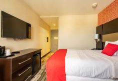 寝室 7 Airport Plaza Hotel JFK Airport