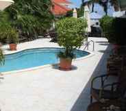 Swimming Pool 2 Aruba Harmony Apartments