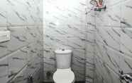 Toilet Kamar 3 Hotel Subash