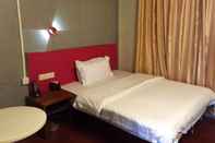 Bedroom Guangzhou Junlai Hotel