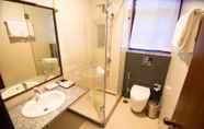 In-room Bathroom 5 Stay At