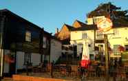 Exterior 2 Jolly Sailor- Fish on the Quay