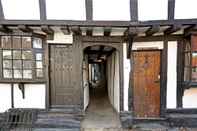 Exterior Henry VIII Cottage