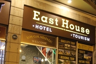 Bangunan East House Hotel