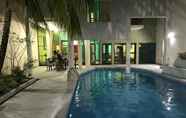 สระว่ายน้ำ 6 Amazonas Green Hostel