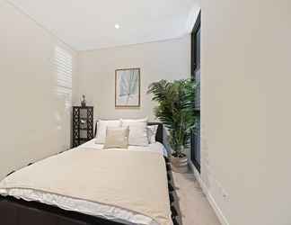 Bedroom 2 Full Darling Harbour View Luxury 2 Bedroom Apartment