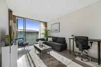 Common Space Full Darling Harbour View Luxury 2 Bedroom Apartment