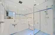 Toilet Kamar 7 Terrace Living in the Heart of Sydney