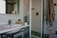 In-room Bathroom Residence Levante