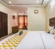 Phòng ngủ 4 FabHotel Arun International