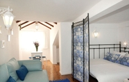 Bedroom 6 Best Terrace River view Alfama Apartment