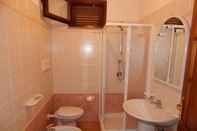 In-room Bathroom AffittaSardegna - Casa Pompia 4